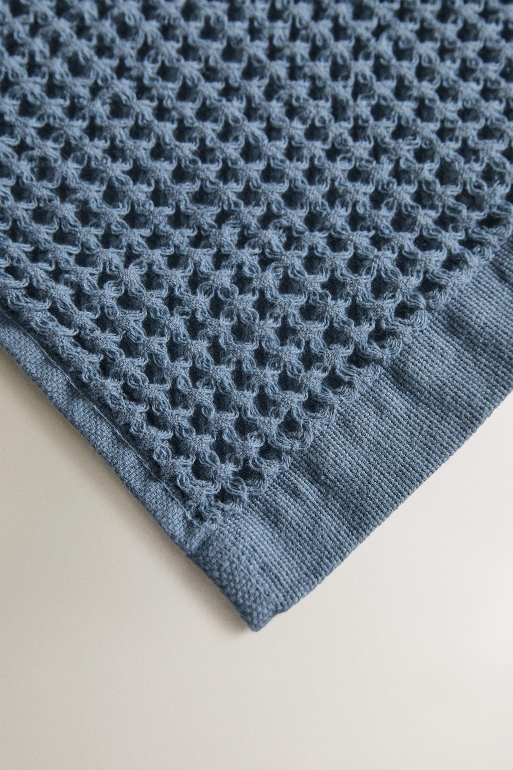 Махровое хлопковое полотенце с вафельным узором