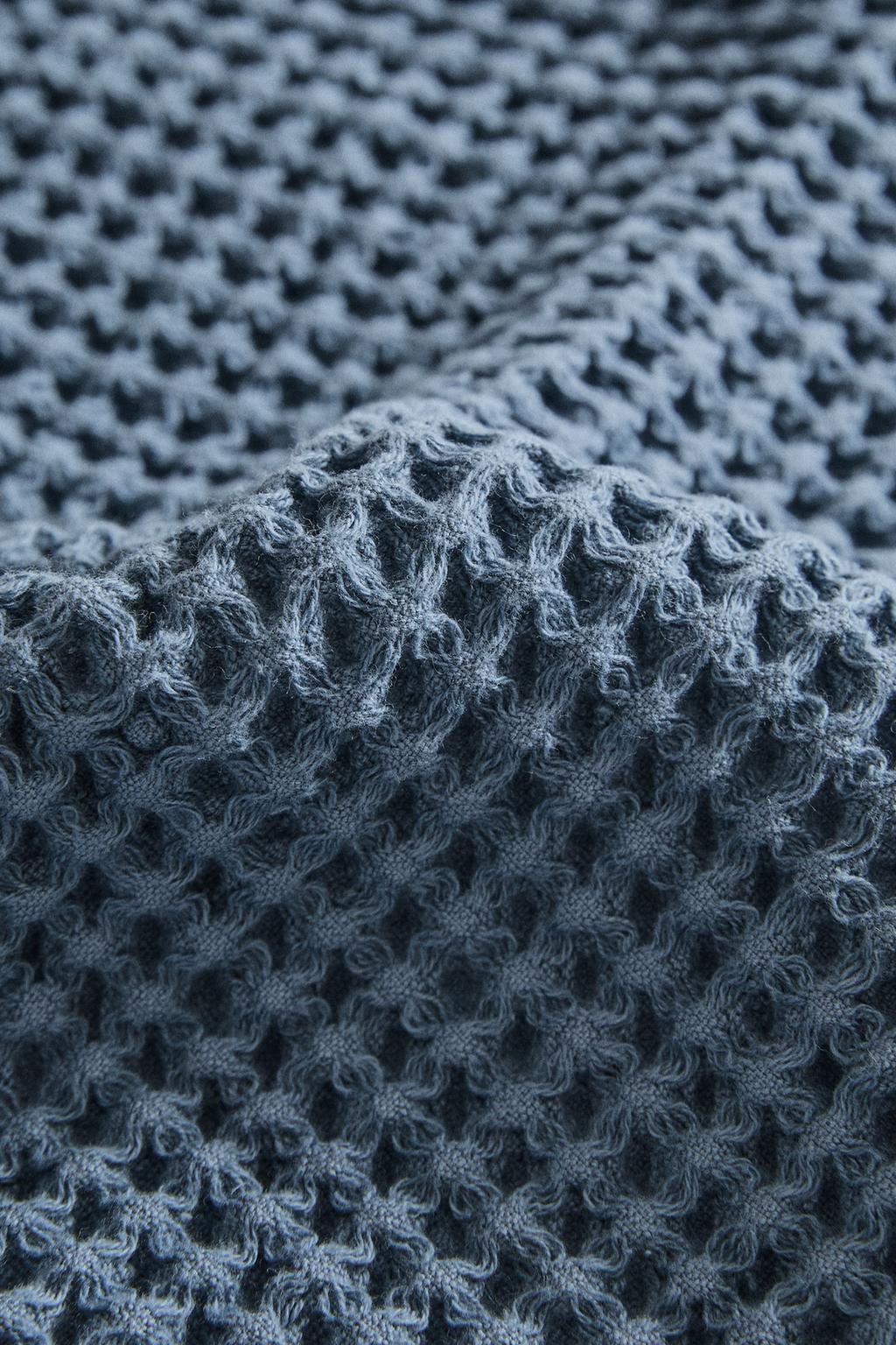 Махровое хлопковое полотенце с вафельным узором