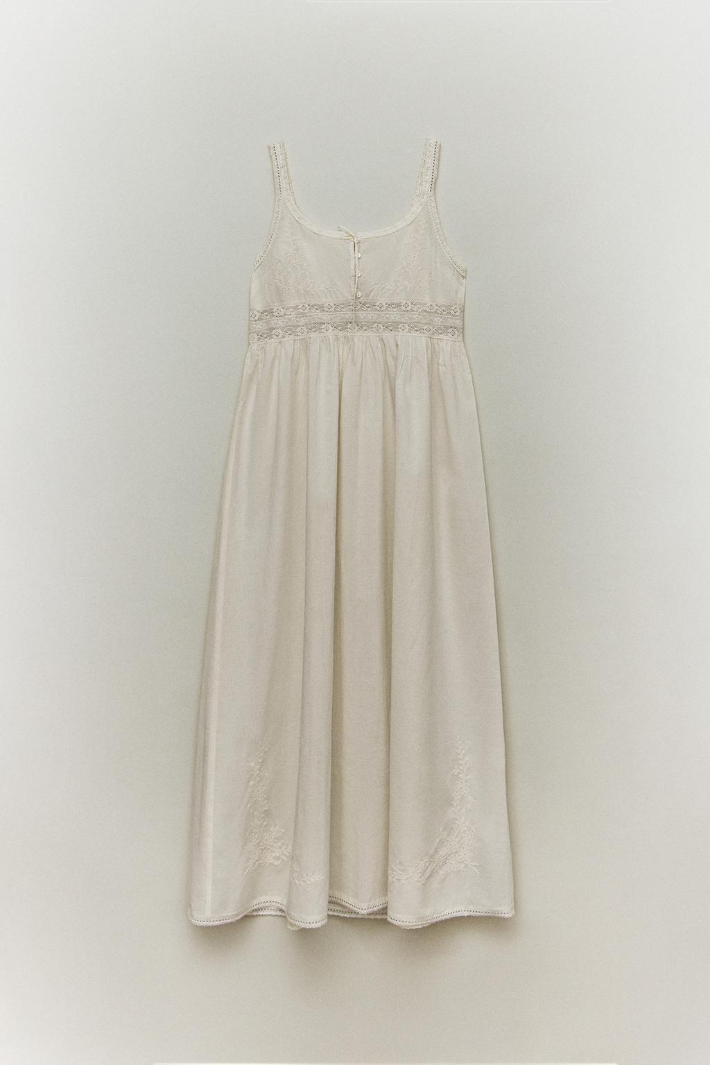 Ночное платье с кружевом