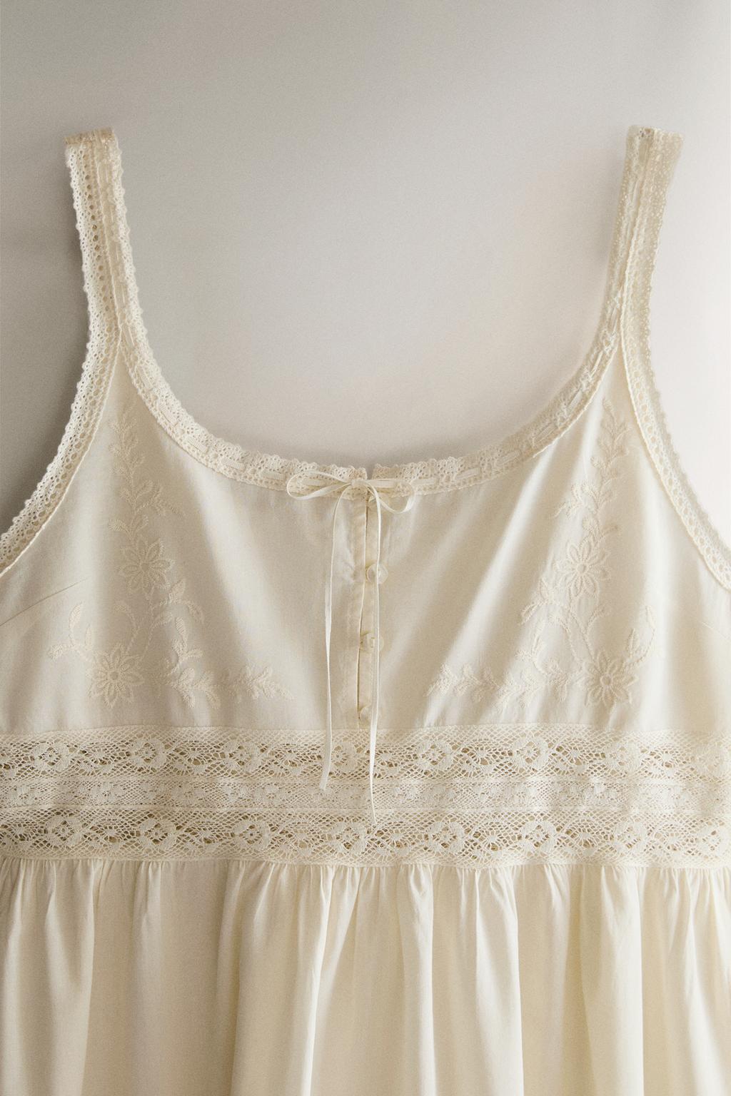 Ночное платье с кружевом