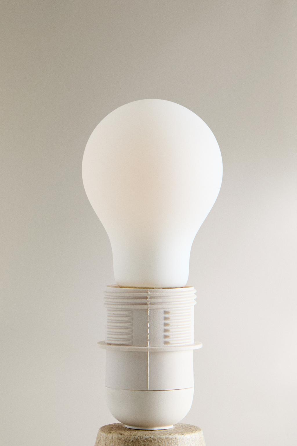 Лампа tala 2700k e27 led | e27