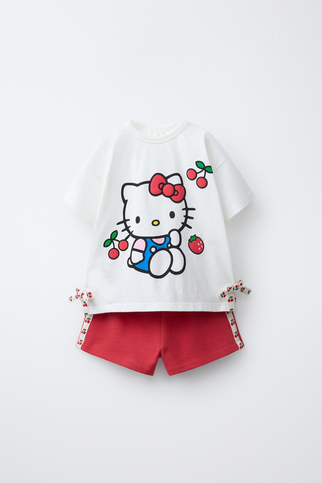 КОМПЛЕКТ ИЗ ФУТБОЛКИ И БЕРМУД С ВИШНЯМИ HELLO KITTY ©