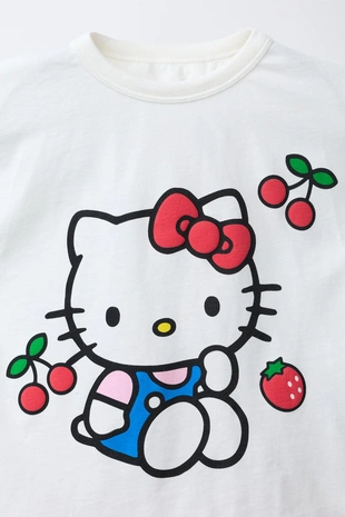 Комплект из футболки и бермуд с вишнями Hello Kitty ©- Заказать в России
