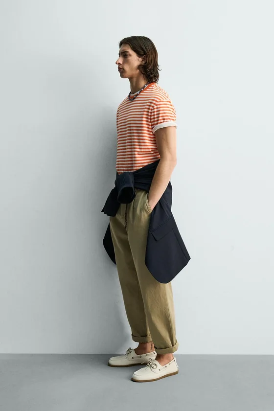ФУТБОЛКА стандартной посадки ЖАККАРД В ПОЛОСКУ