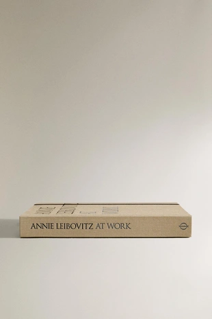 Книга «annie leibovitz: at work» (на английском)- Заказать в России