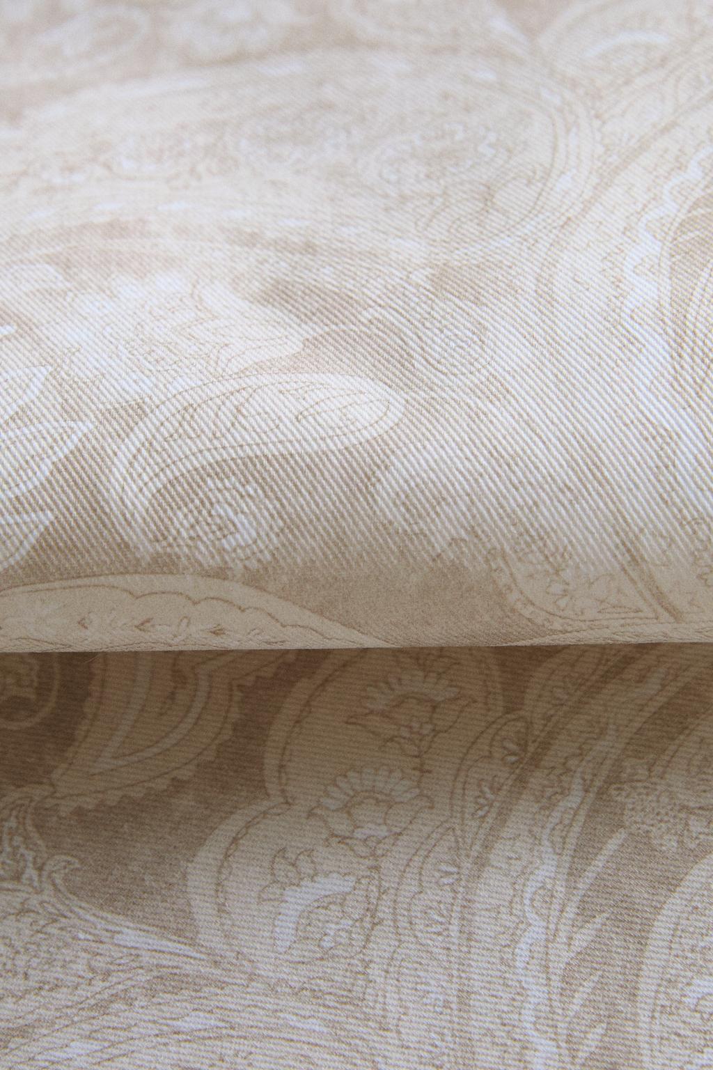 Плетеная простыня с печаткой paisley, покрытая смолой