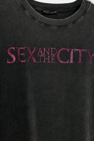 Футболка с эффектом потертости Sex & The City™- Заказать в России