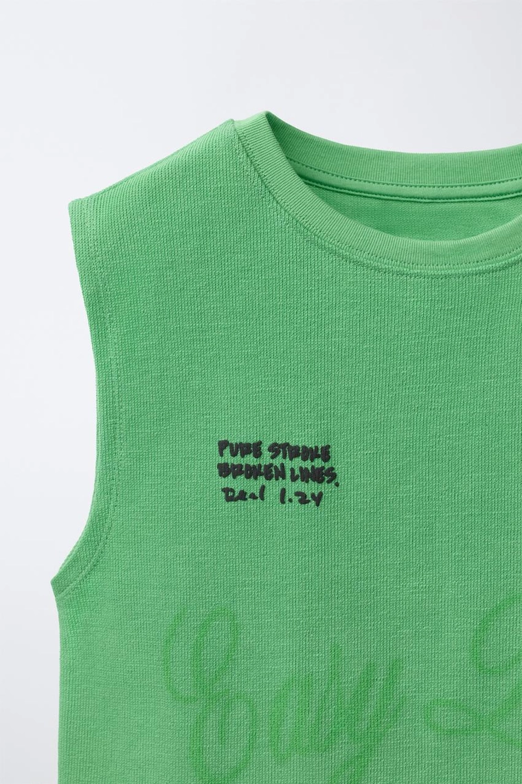 ЖИЛЕТ С РЕЛЬЕФНОЙ НАДПИСЬЮ