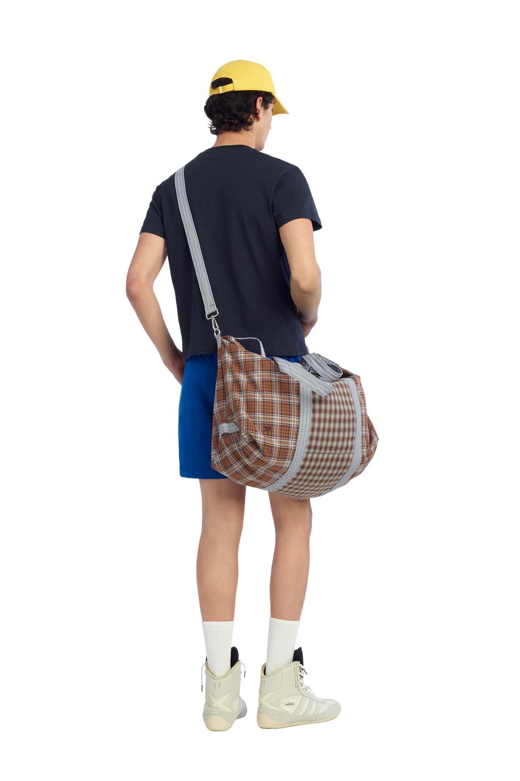 ФУТБОЛКА  укороченные FIT