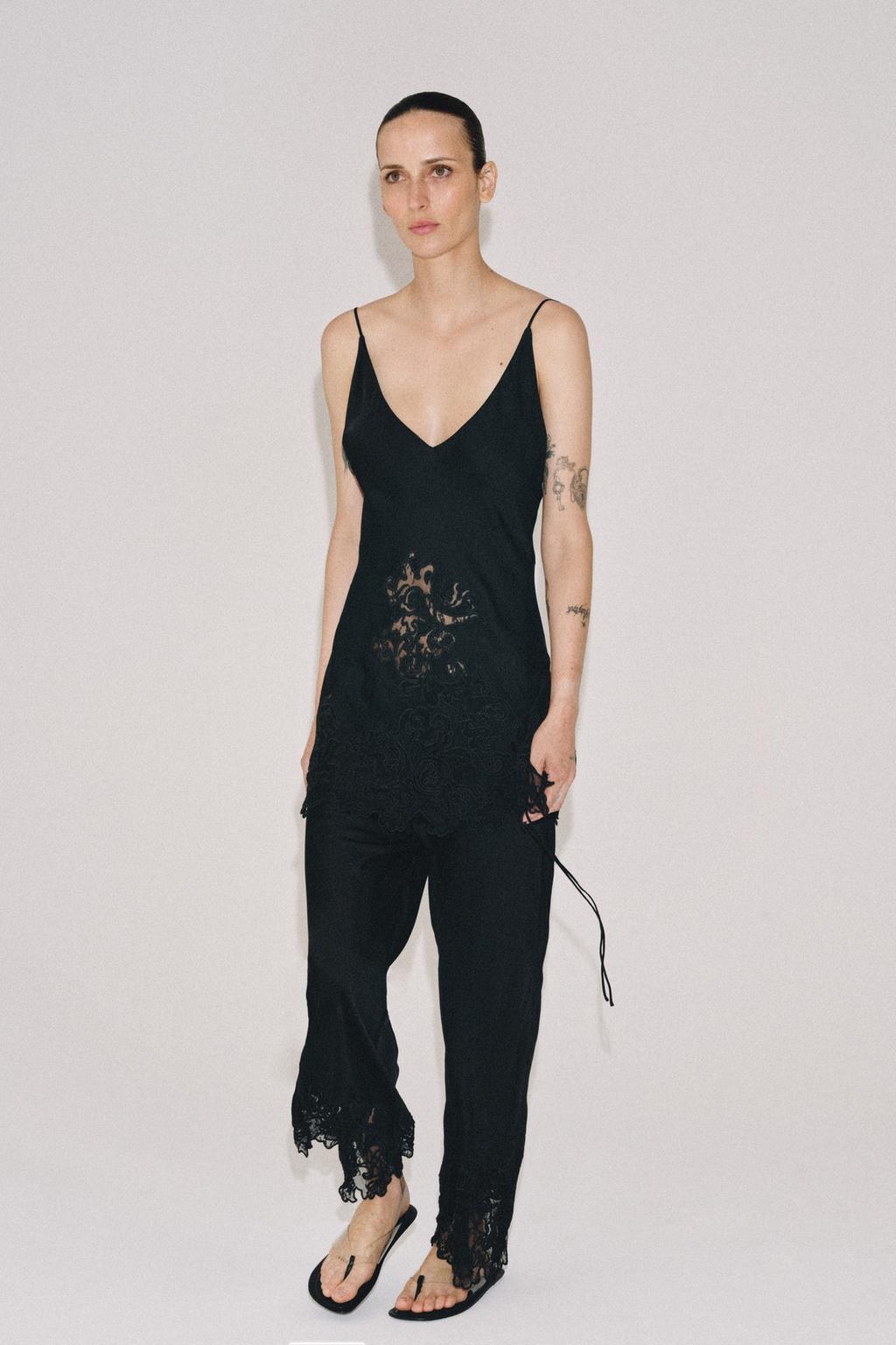 АТЛАСНЫЕ БРЮКИ С ВЫШИВКОЙ — коллекция Zara «ZW»