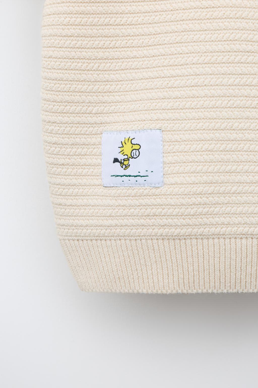ВЯЗАНЫЙ ЖИЛЕТ С ВЫШИВКОЙ SNOOPY PEANUTS™