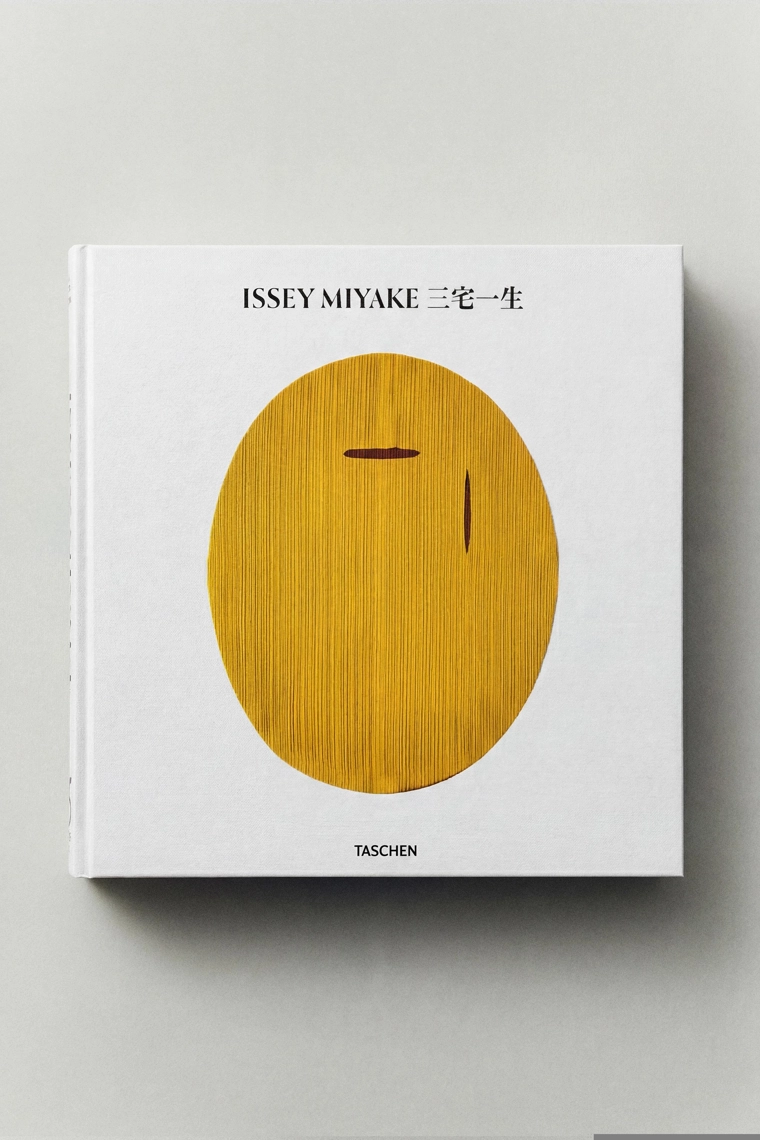 Книга issey miyake на английском