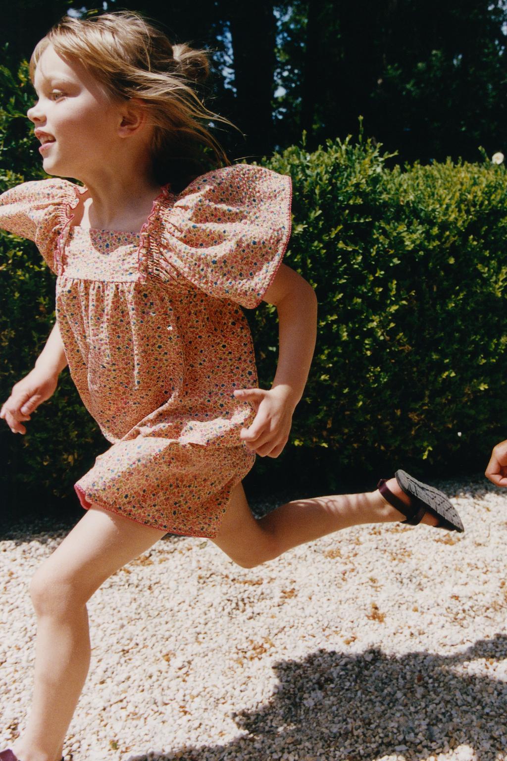 БЛУЗА С ЦВЕТОЧНЫМ ПРИНТОМ