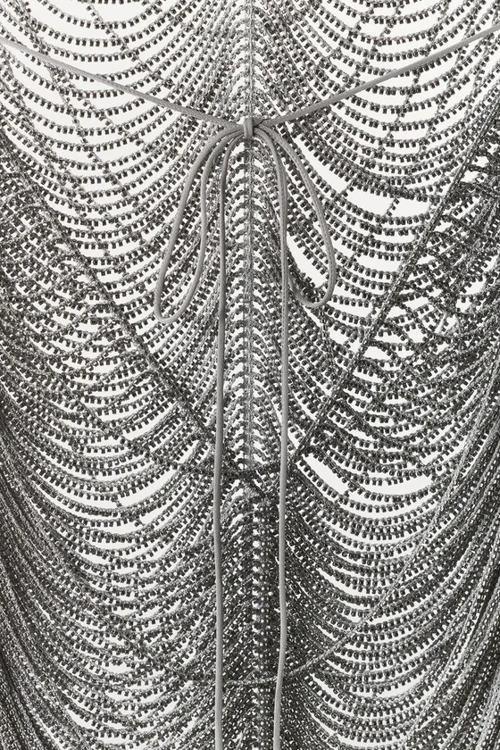 КОРОТКОЕ ПЛАТЬЕ С ГОРЛОВИНОЙ ХАЛТЕР И БЛЕСТКАМИ