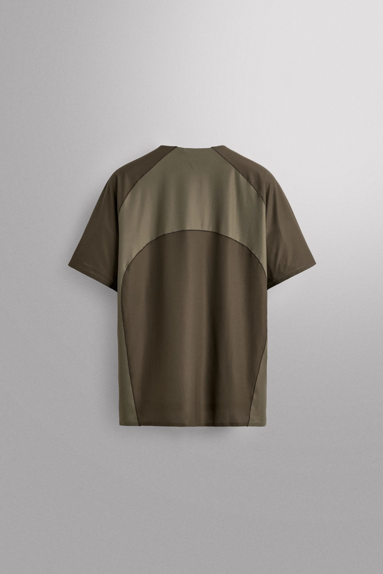 Футболка colour block из технической ткани