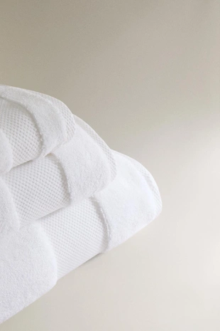 Мягкое полотенце для ванны extra soft (800 г/м²)- Заказать в России