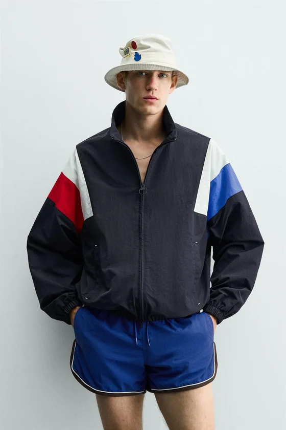 КУРТКА В СТИЛЕ РЕТРО ИЗ ВЫСОКОТЕХНОЛОГИЧНОЙ ТКАНИ COLOR BLOCK