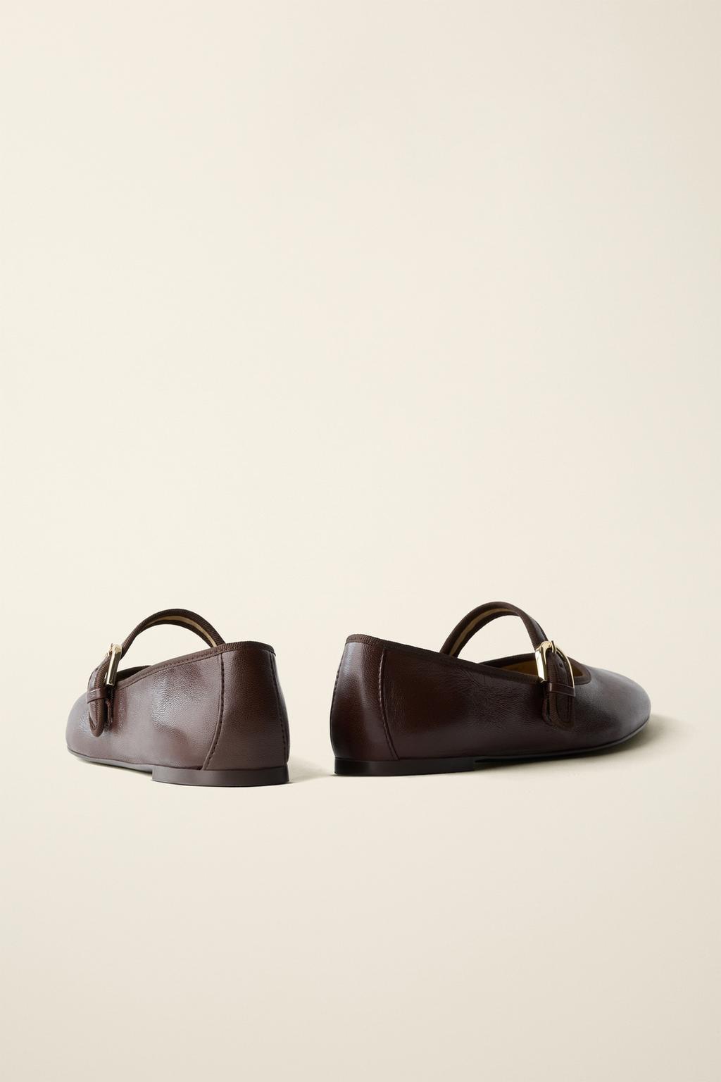 Кожаные балетки от caramel london x zara
