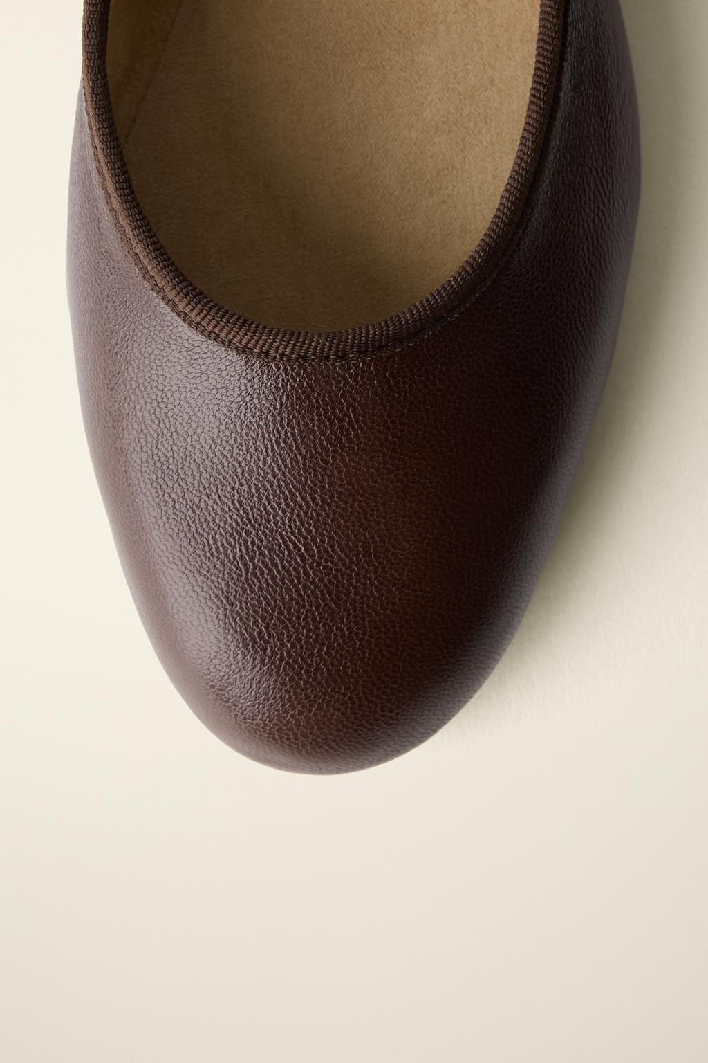 Кожаные балетки от caramel london x zara