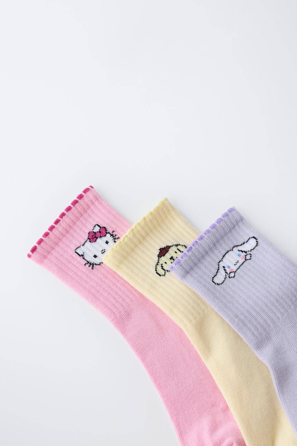 НАБОР ИЗ ТРЕХ СРЕДНИХ НОСКОВ HELLO KITTY AND FRIENDS © SANRIO