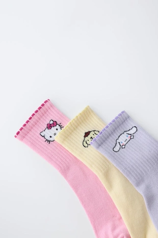Набор из трех средних носков Hello Kitty And Friends © Sanrio- Заказать в России