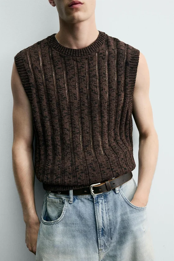 ТРИКОТАЖНЫЙ ТОП БЕЗ РУКАВОВ С АЖУРНЫМ УЗОРОМ