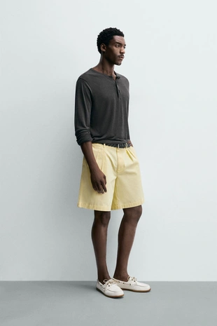 Шорты Relaxed Fit со складками