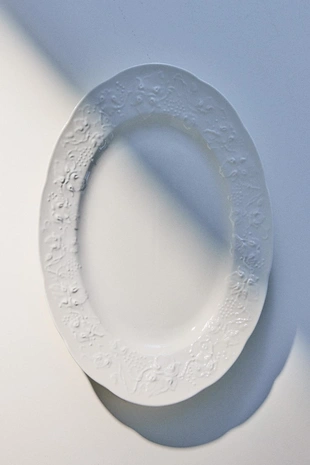Фарфоровое овальное сервировочное блюдо grape porcelain- Заказать в России