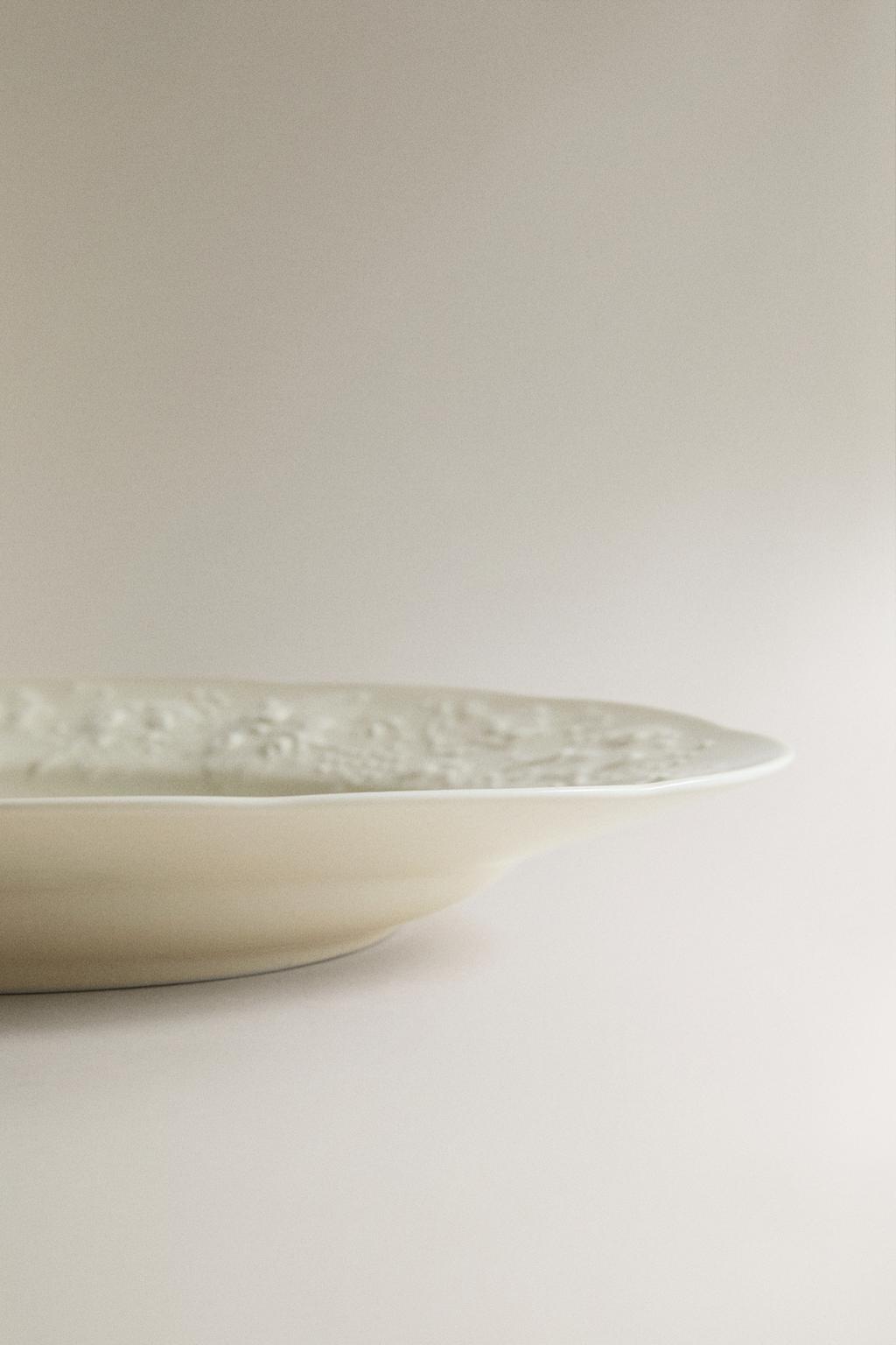 Фарфоровое овальное сервировочное блюдо grape porcelain