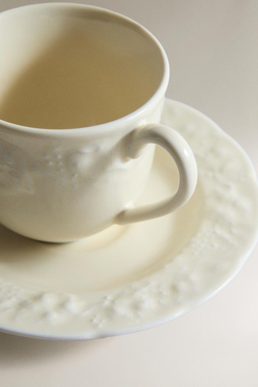 Кофейная чашка и блюдце из фарфора grape porcelain
