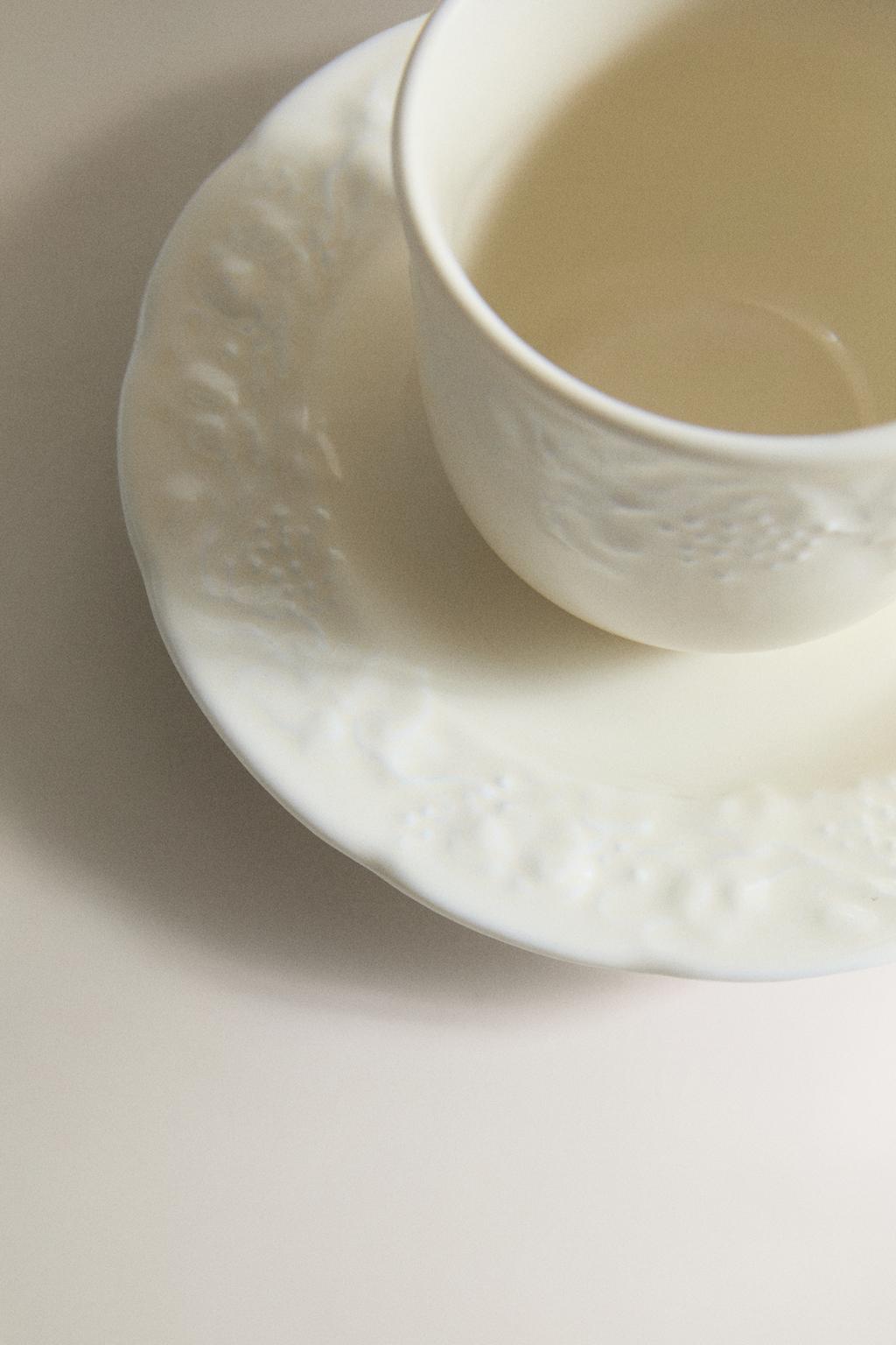 Кофейная чашка и блюдце из фарфора grape porcelain