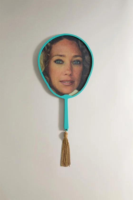 Веер из бумаги с изображением лица marisa berenson