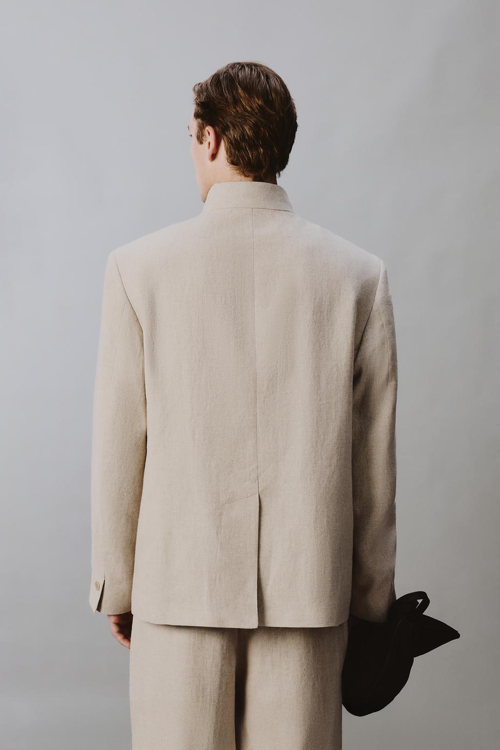 КОСТЮМНЫЙ ДВУБОРТНЫЙ БЛЕЙЗЕР RELAXED FIT