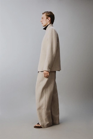 Брюки со складками Relaxed Fit- Заказать в России