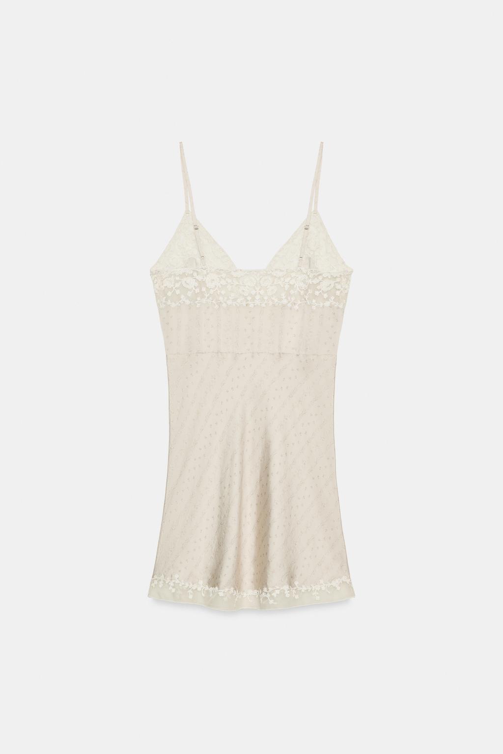 КОРОТКОЕ ПЛАТЬЕ С ВЫШИВКОЙ — коллекция Zara «ZW»
