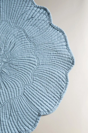 Стеганая салфетка с цветочным узором
