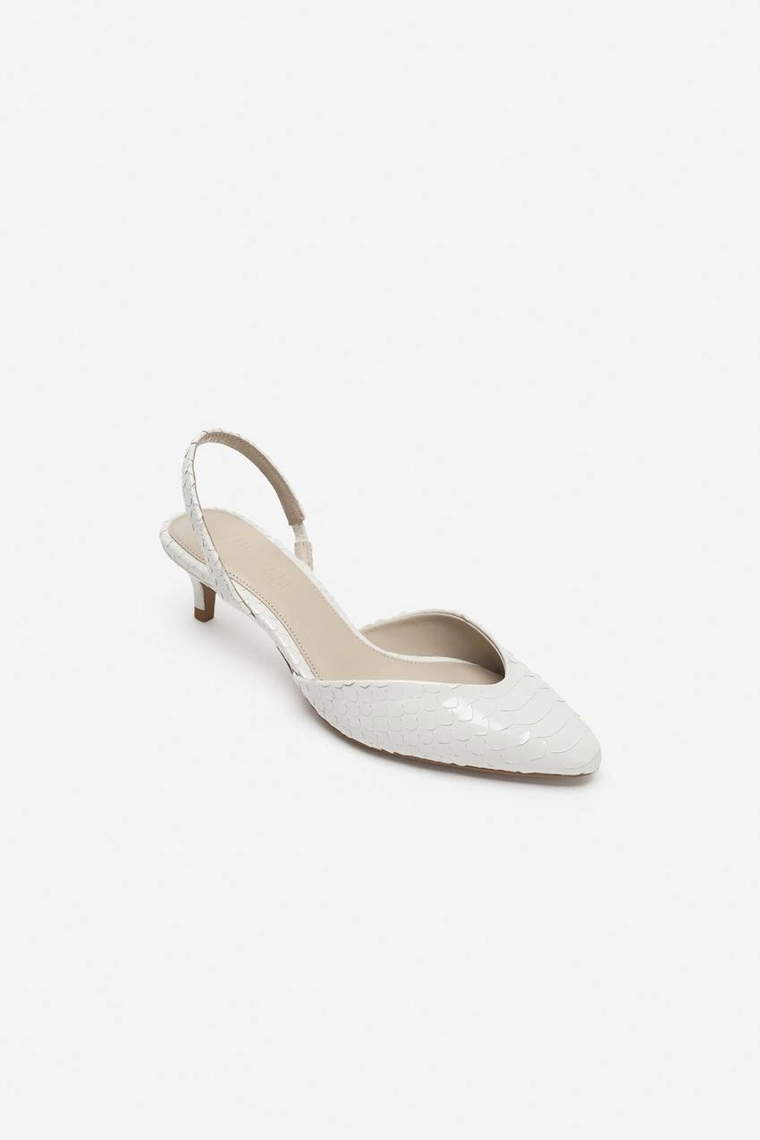 Кожаные туфли на низком каблуке zara woman