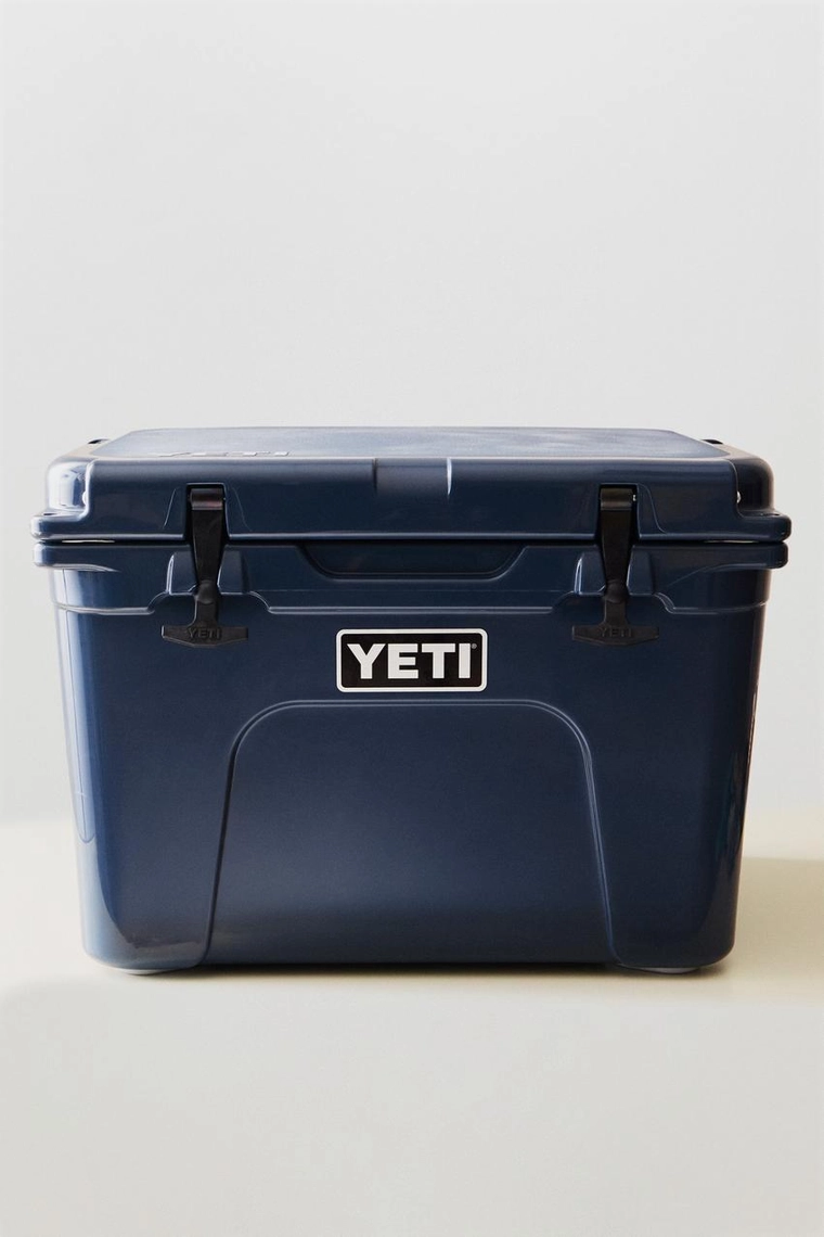 Переносной жёсткий холодильник yeti