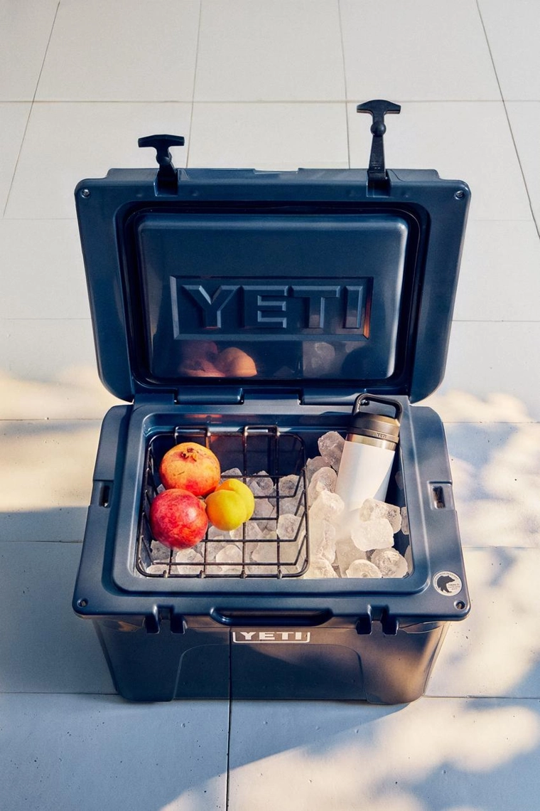 Переносной жёсткий холодильник yeti