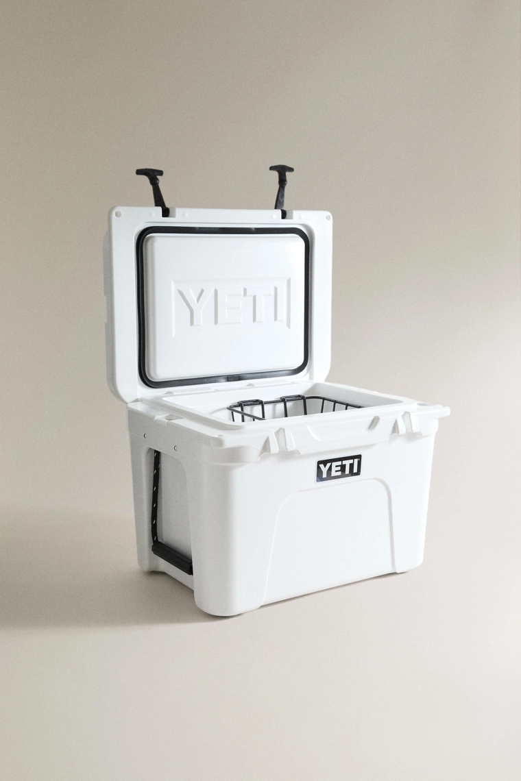 Жесткий переносной кулер yeti