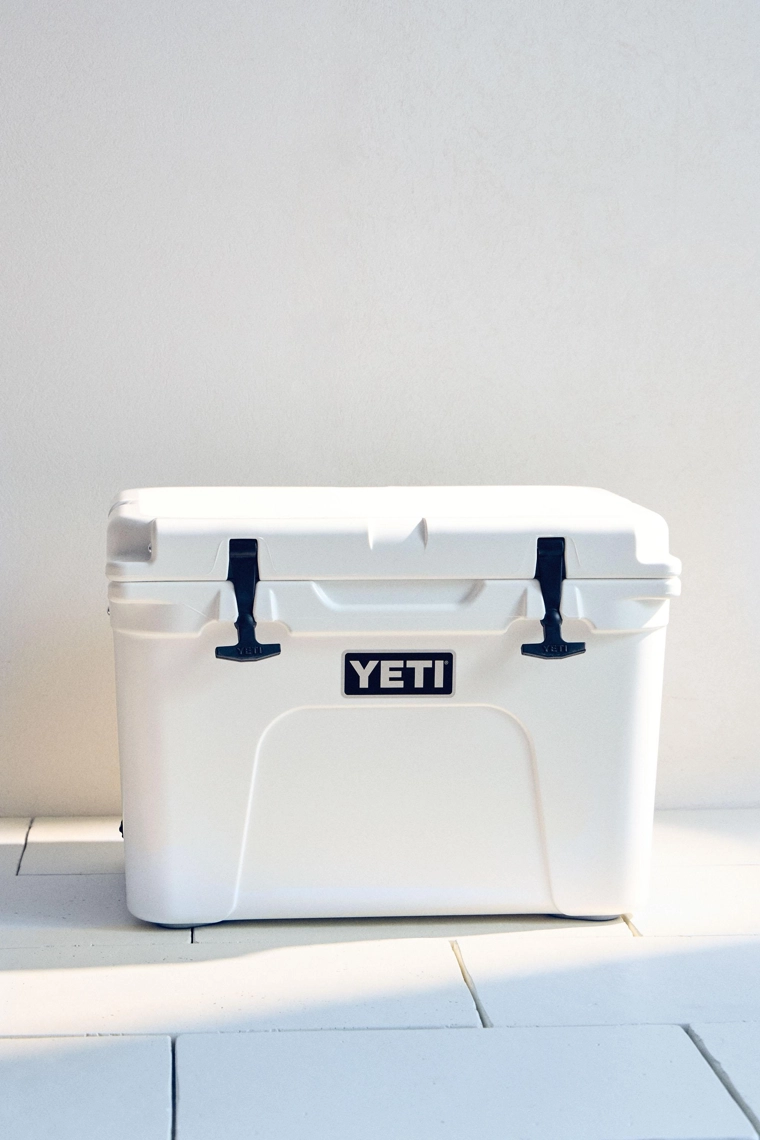 Жесткий переносной кулер yeti