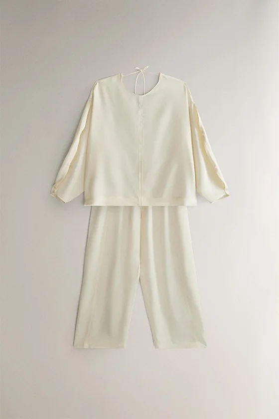 Блузка из струящегося сатина