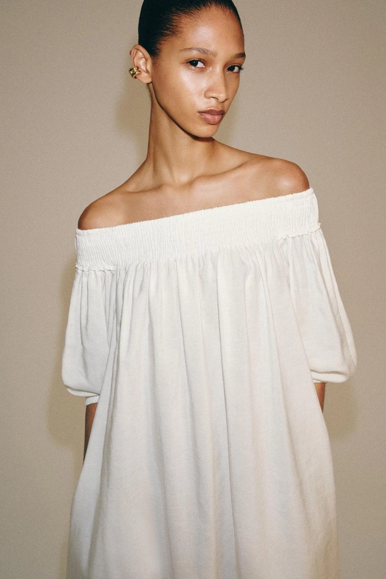 ПЛАТЬЕ МИДИ С ОТКРЫТЫМИ ПЛЕЧАМИ — коллекция Zara «ZW»