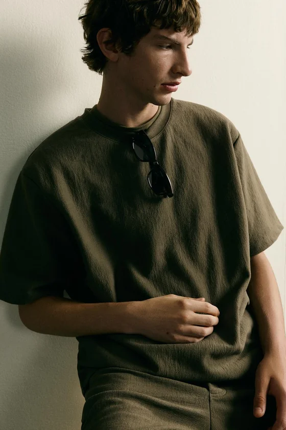 ФУТБОЛКА RELAXED FIT ИЗ РЕЛЬЕФНОЙ ТКАНИ