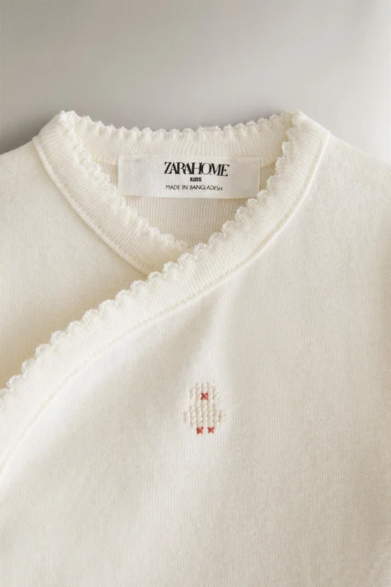 Набор боди для малыша с вышивкой крестиком