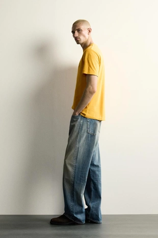 Футболка с принтом и эффектом потертости- Заказать в России