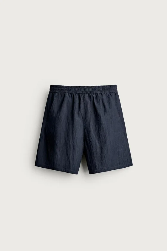 СТРУЯЩИЕСЯ ШОРТЫ RELAXED FIT