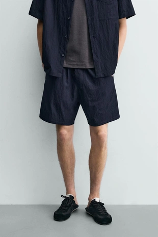 Струящиеся шорты Relaxed Fit