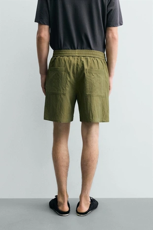 Струящиеся шорты Relaxed Fit
