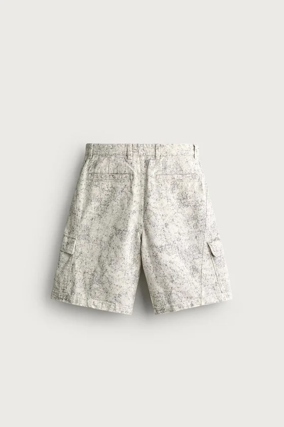 ШОРТЫ КАРГО RELAXED FIT С АБСТРАКТНЫМ ПРИНТОМ